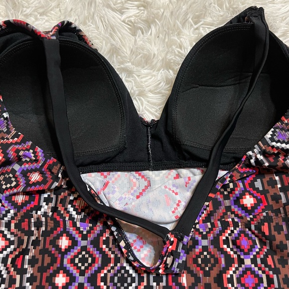 Cocoa Beach swim top XL - Picture 2 of 4